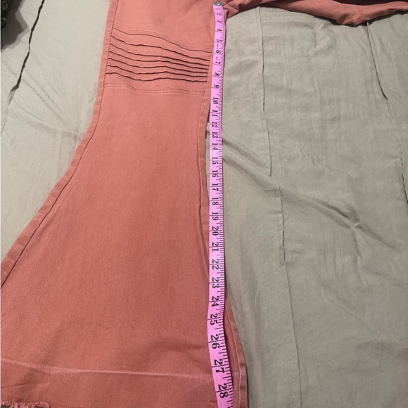 1 4 3 Story by Lineup Size Large Rust Flared Jeans - Picture 7 of 8